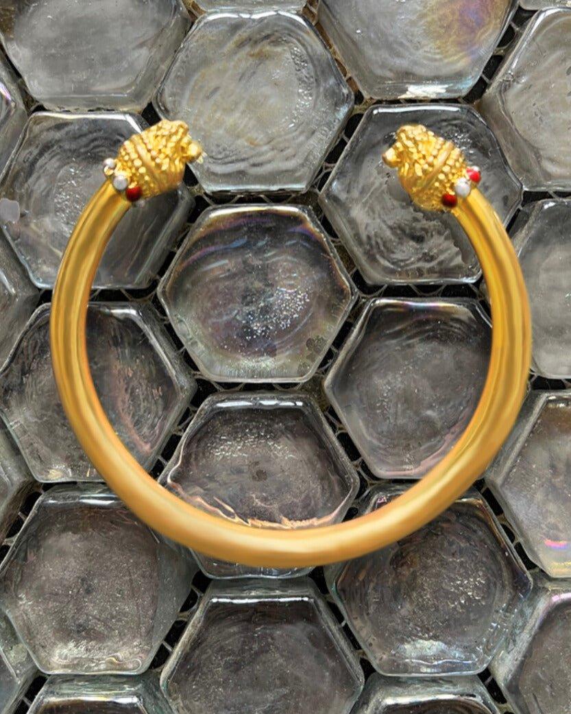 Roaring León Bangle