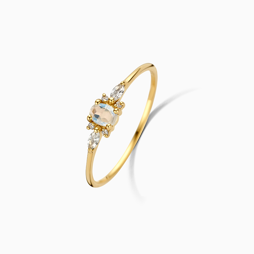 Lilac Diamond Ring | 18k Gold