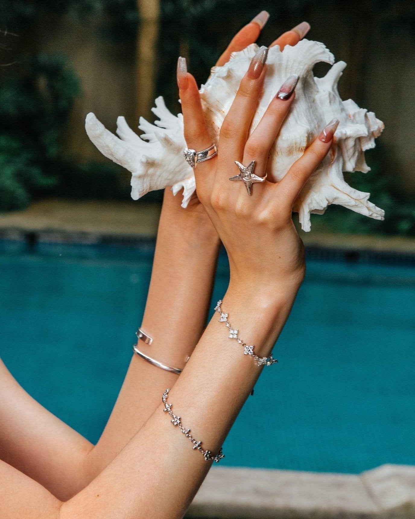 Daisy Molecule Bracelet in Silver