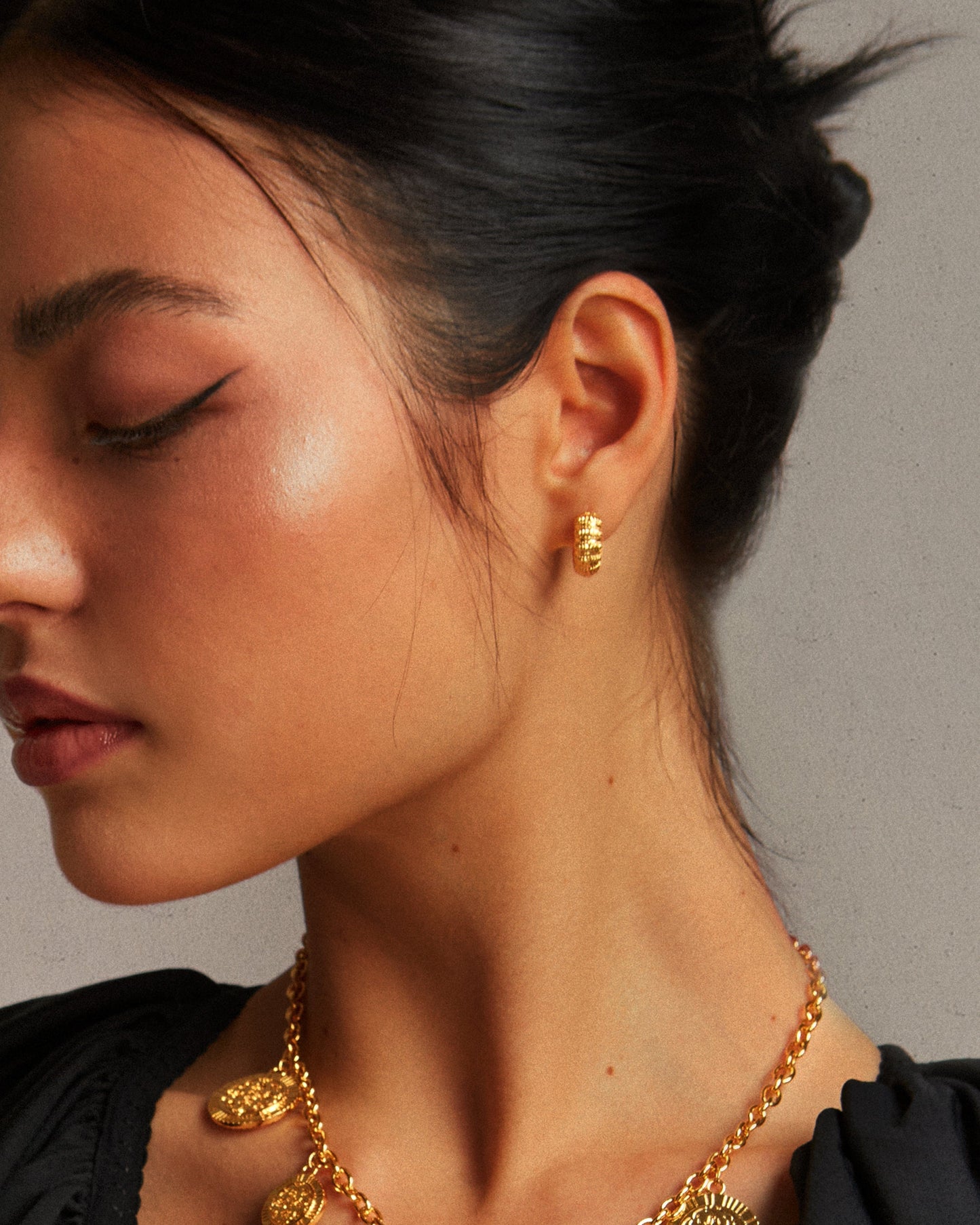 The Canopy Mini Thick Hoop Earrings