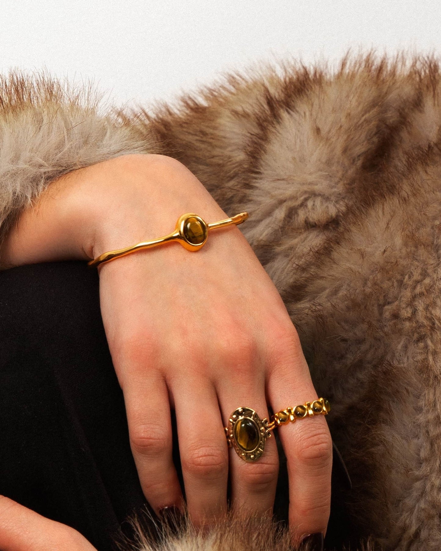 Tiger's Eye Aurora Bangle