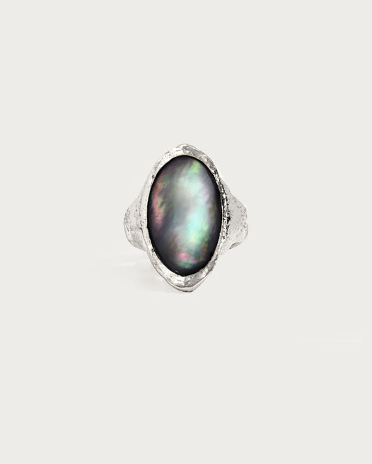 Midnight Oval Shell Ring in Silver