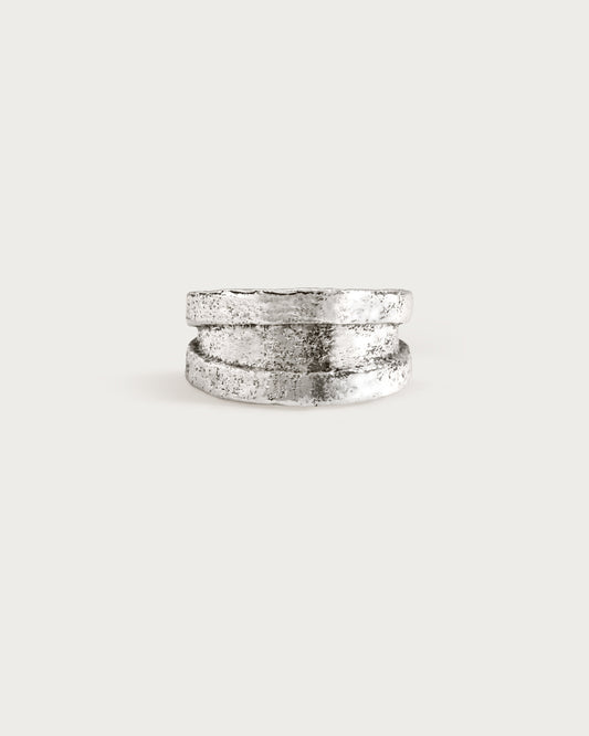 Terra Kiss Ring