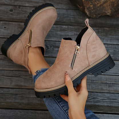 Mealla | Sturdy boots with zip closure