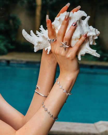 Daisy Molecule Bracelet in Silver