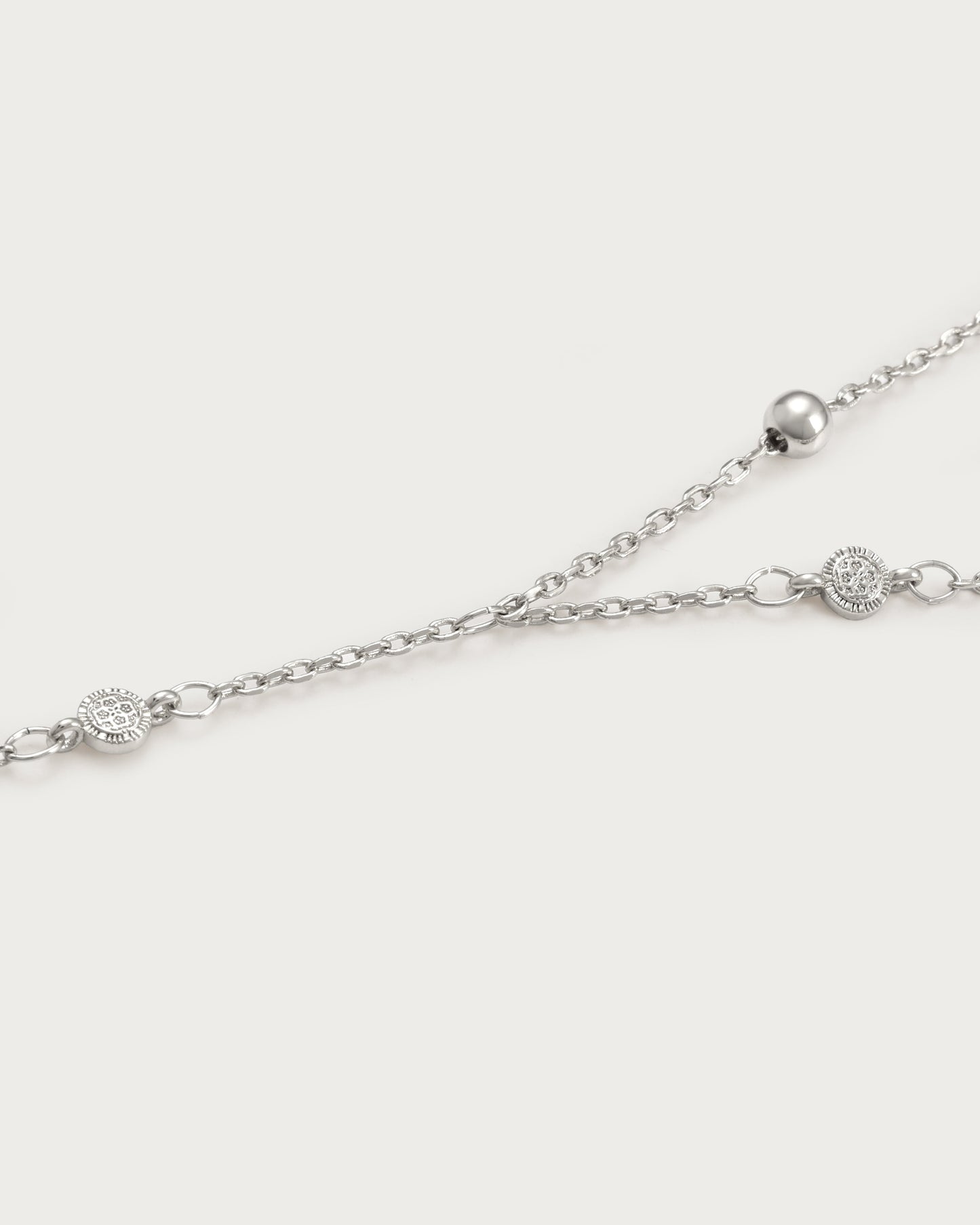 Hojas Coin Hand Chain Bracelet in Silver